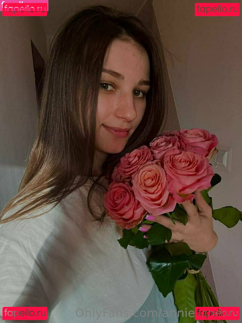 annie_cherry / annie_cherryy / https: / theanniecherry Onlyfans Photo Gallery 