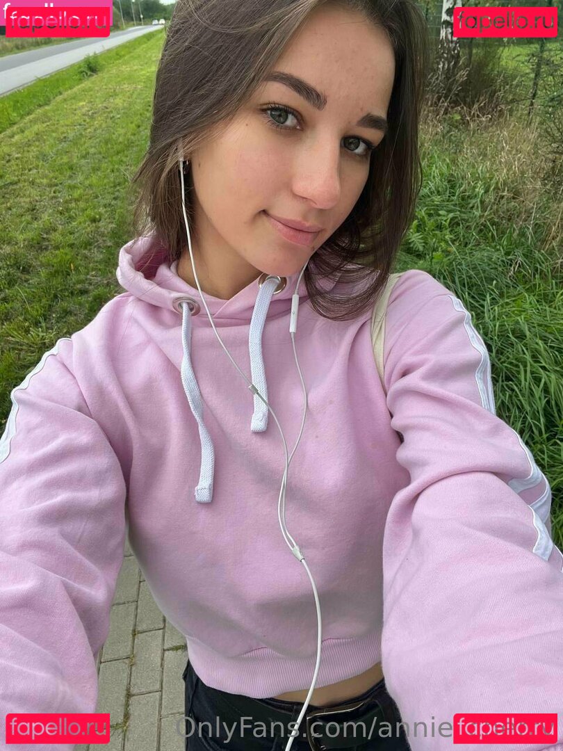 annie_cherry / annie_cherryy / https: / theanniecherry Onlyfans Photo Gallery 