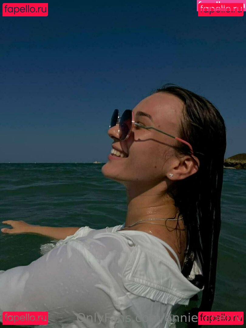 annie_cherry / annie_cherryy / https: / theanniecherry Onlyfans Photo Gallery 