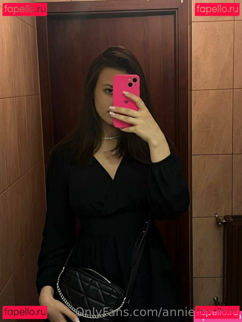 annie_cherry / annie_cherryy / https: / theanniecherry Onlyfans Photo Gallery 