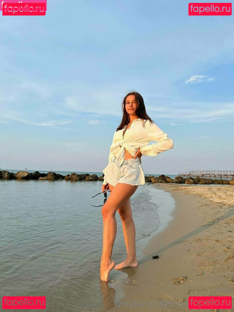 annie_cherry / annie_cherryy / https: / theanniecherry Onlyfans Photo Gallery 