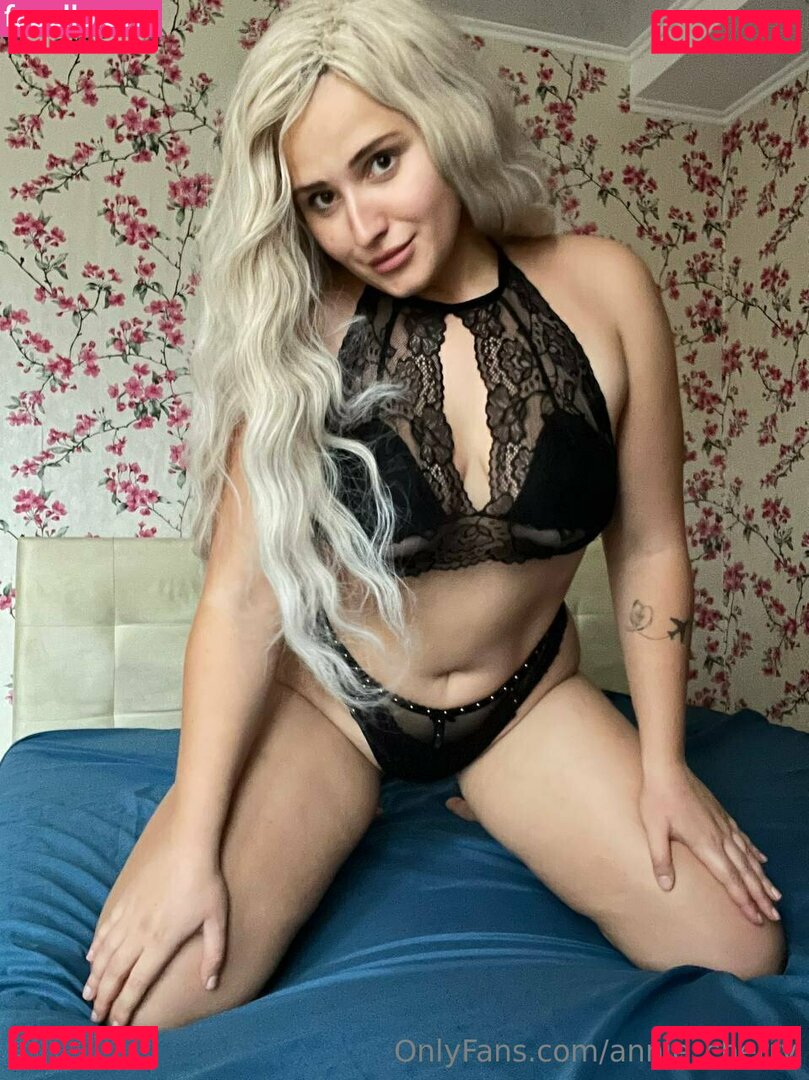 annie_cherry / annie_cherryy / https: / theanniecherry Onlyfans Photo Gallery 