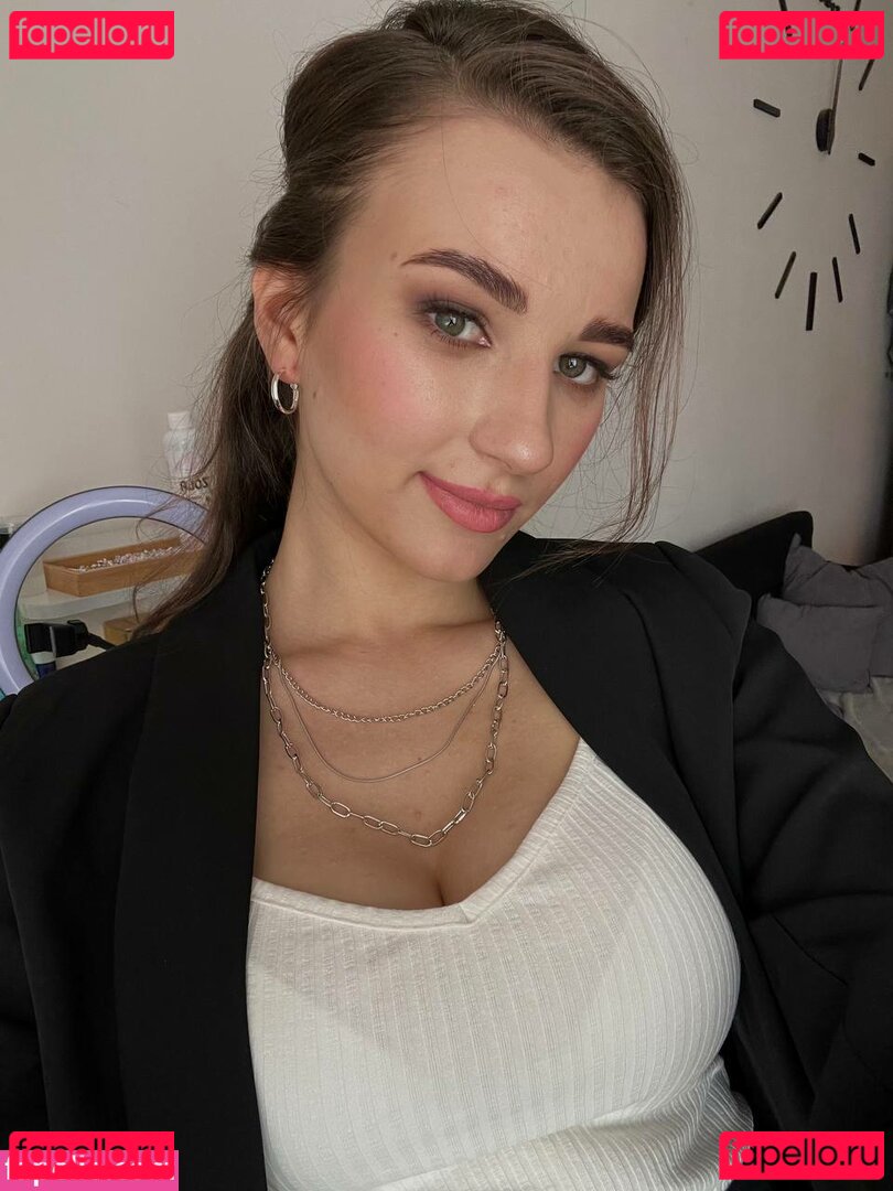 annie_cherry / annie_cherryy / https: / theanniecherry Onlyfans Photo Gallery 