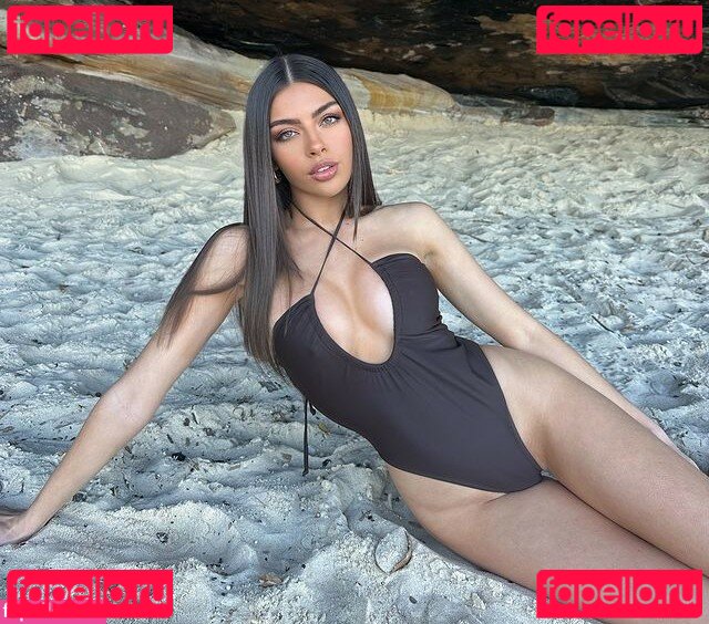 Vitoria Campo / vitoriacampo_ Onlyfans Photo Gallery 