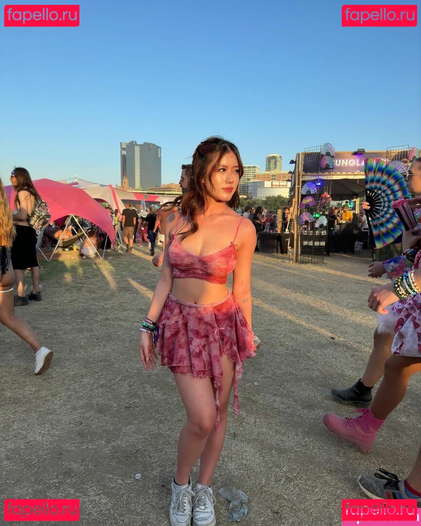 Celia Tran / celia.b.tran Onlyfans Photo Gallery 