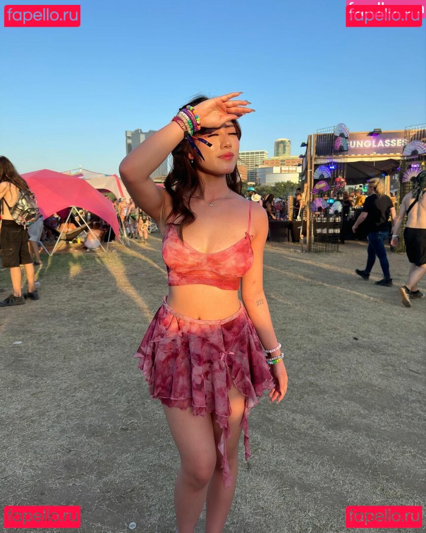 Celia Tran / celia.b.tran Onlyfans Photo Gallery 