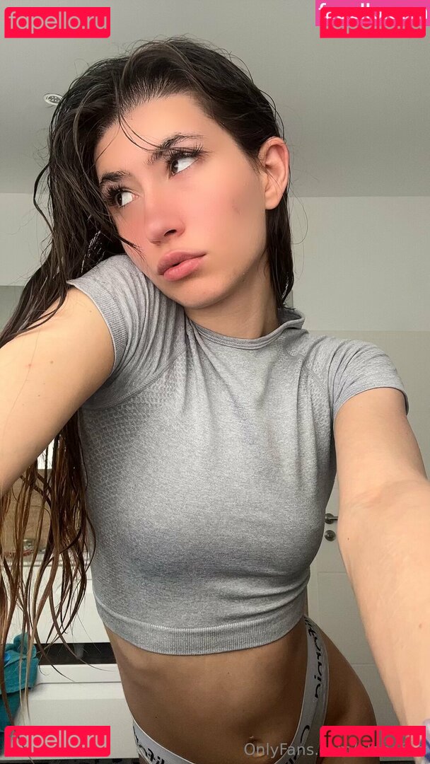 Elenafee / elenafee_ / feelenaa Onlyfans Photo Gallery 