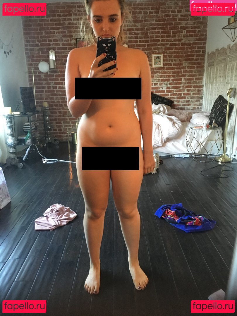 Chloe Fineman / chloeiscrazy Onlyfans Photo Gallery 