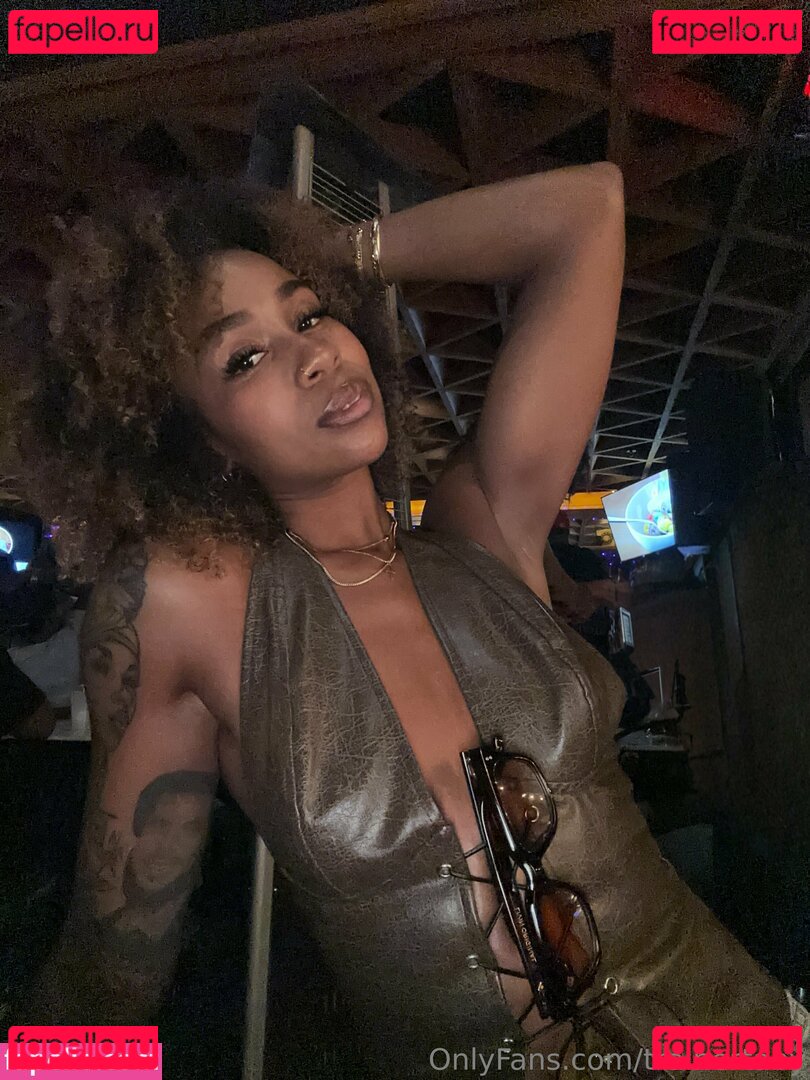 TABY / b.cheeksbytab / trainertaby Onlyfans Photo Gallery 