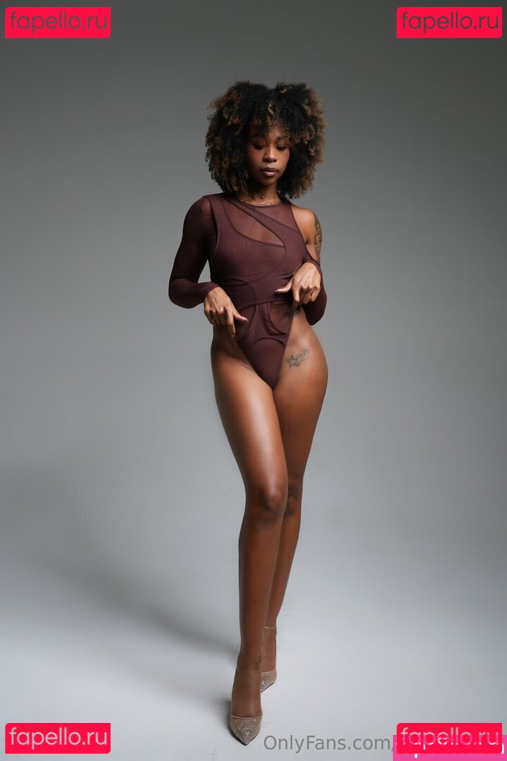 TABY / b.cheeksbytab / trainertaby Onlyfans Photo Gallery 