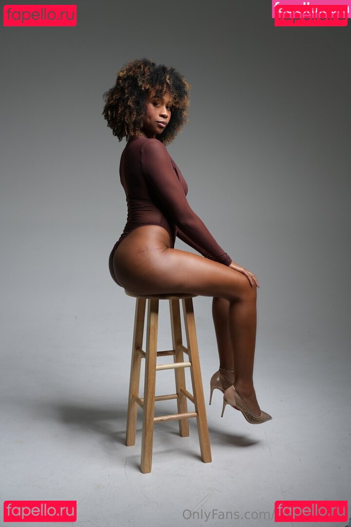 TABY / b.cheeksbytab / trainertaby Onlyfans Photo Gallery 