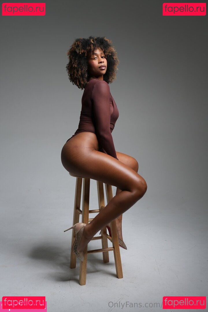 TABY / b.cheeksbytab / trainertaby Onlyfans Photo Gallery 