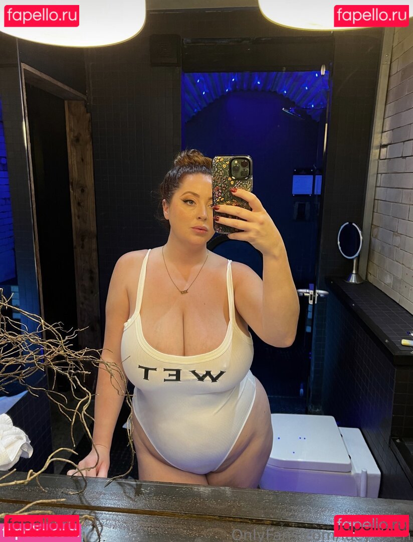 Lucy Vixen / LucyVixen Onlyfans Photo Gallery 