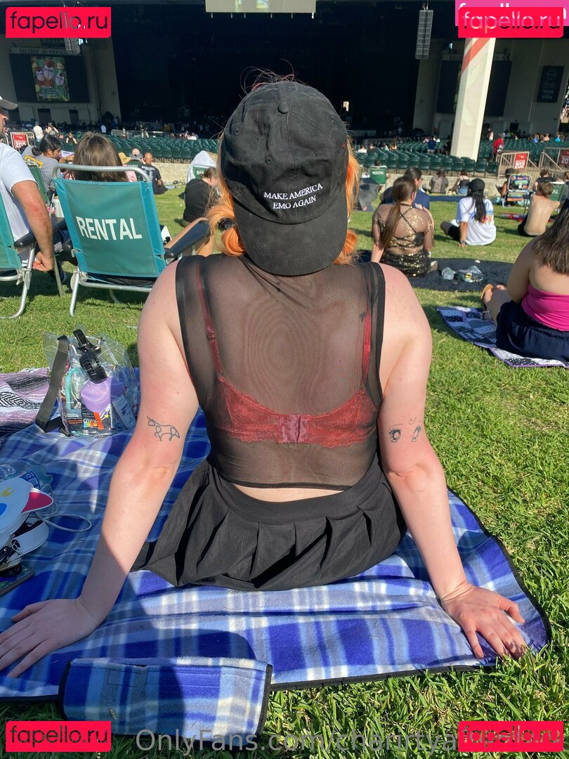 charirtyafterdark / charreedart Onlyfans Photo Gallery 