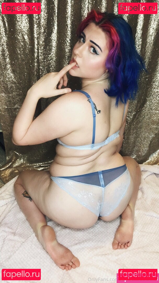 charirtyafterdark / charreedart Onlyfans Photo Gallery 