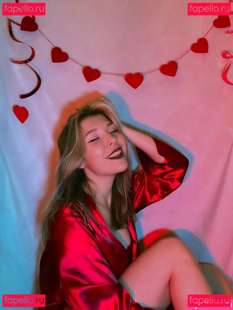 Elaina Exe Onlyfans Photo Gallery 