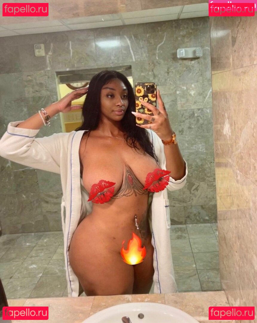 Ifeoma Sophia Onlyfans Photo Gallery 