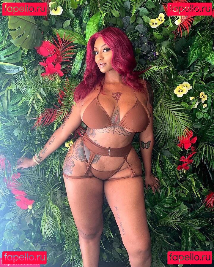 Ifeoma Sophia Onlyfans Photo Gallery 