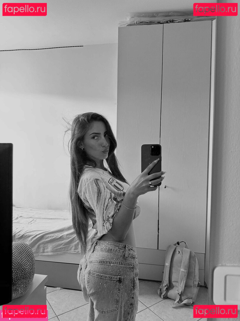 Aurora Becarelli / auro.becarelli / aurora.becarelli / bronzed_aurora Nude Onlyfans Photo 11