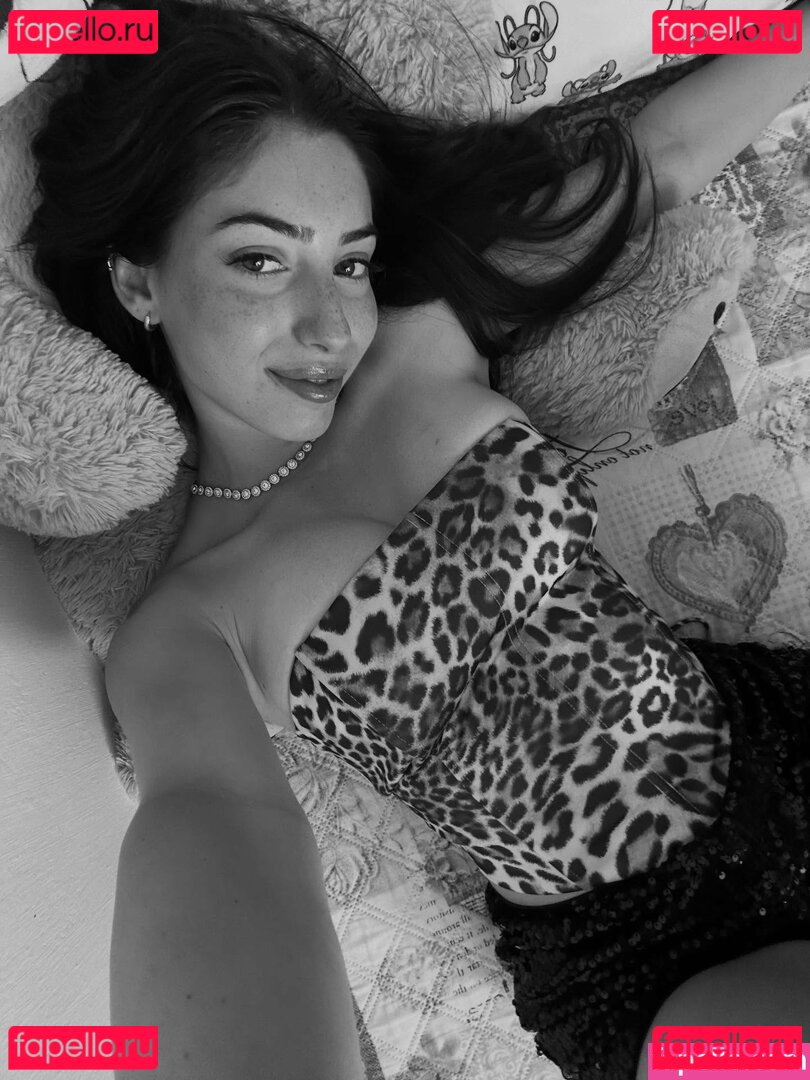 Aurora Becarelli / auro.becarelli / aurora.becarelli / bronzed_aurora Nude Onlyfans Photo 9