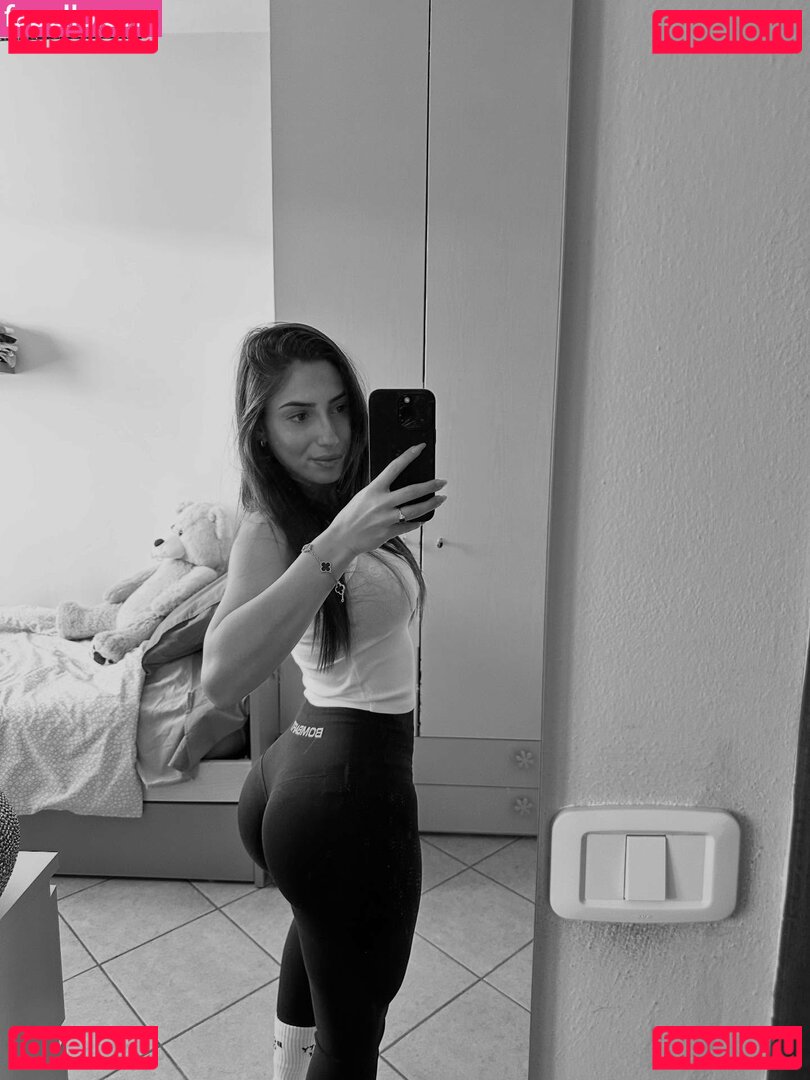 Aurora Becarelli / auro.becarelli / aurora.becarelli / bronzed_aurora Nude Onlyfans Photo 5