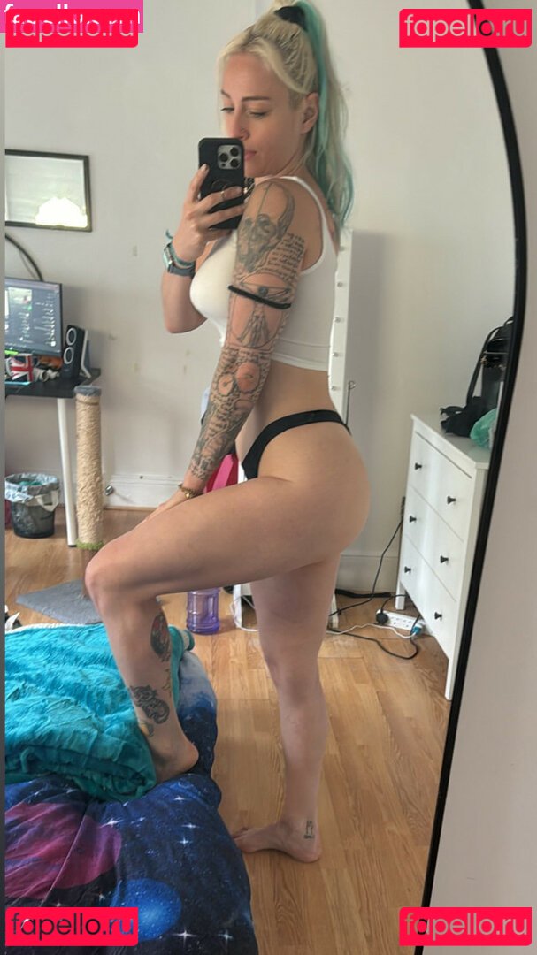 Giulia Henne / giuhenne Onlyfans Photo Gallery 