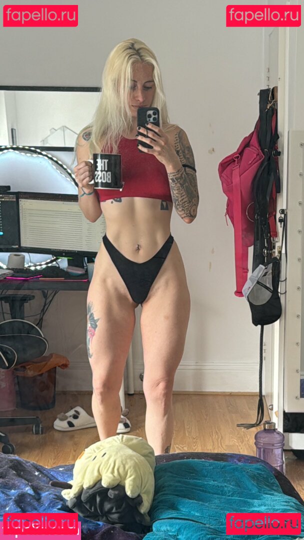 Giulia Henne / giuhenne Onlyfans Photo Gallery 