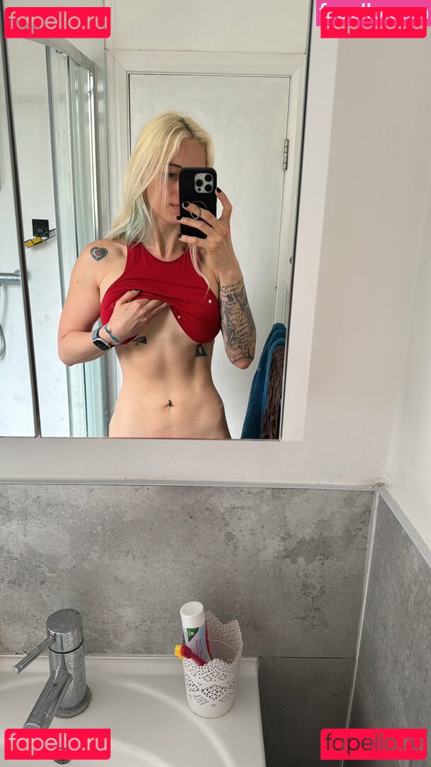 Giulia Henne / giuhenne Onlyfans Photo Gallery 