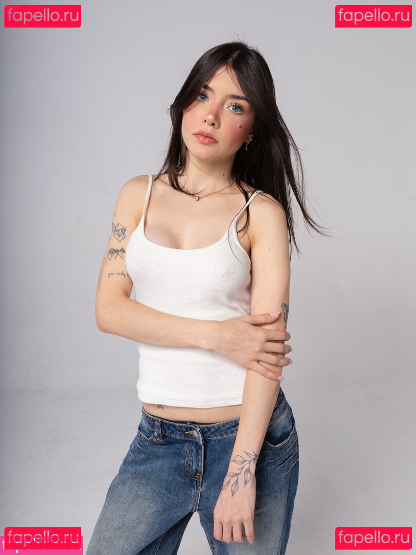 Vitória Castro / victoricastro / vidcg Onlyfans Photo Gallery 