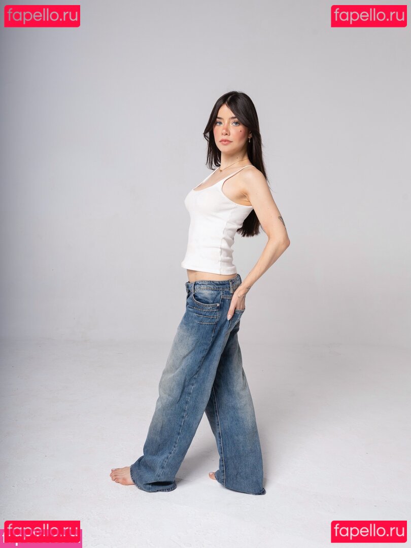 Vitória Castro / victoricastro / vidcg Onlyfans Photo Gallery 