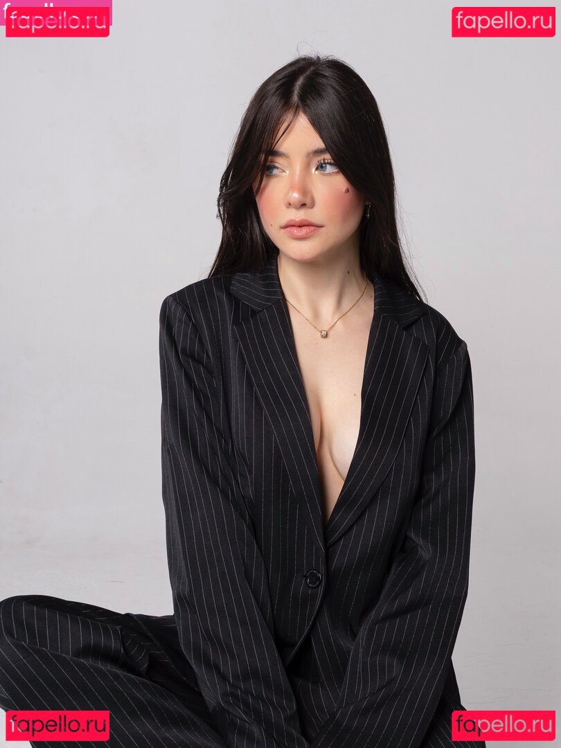 Vitória Castro / victoricastro / vidcg Onlyfans Photo Gallery 