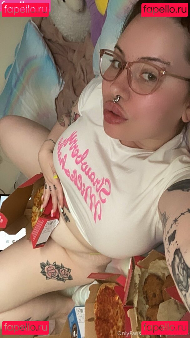 squishkween / the.squish.queen Nude Onlyfans Photo 37