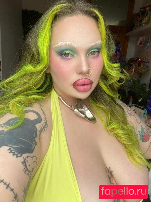squishkween / the.squish.queen Nude Onlyfans Photo 14