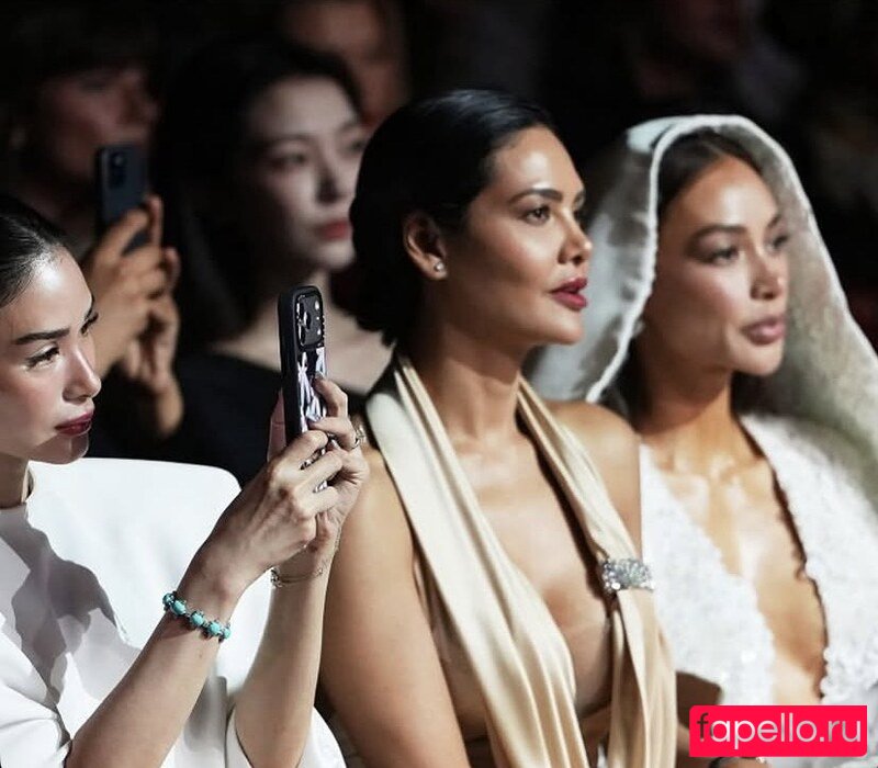 Esha Gupta / egupta Nude Onlyfans Photo 3