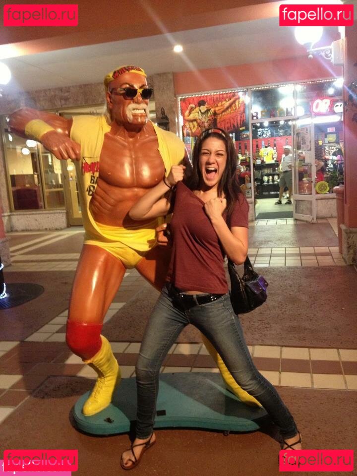 WWE Bayley / itsmebayley Onlyfans Photo Gallery 