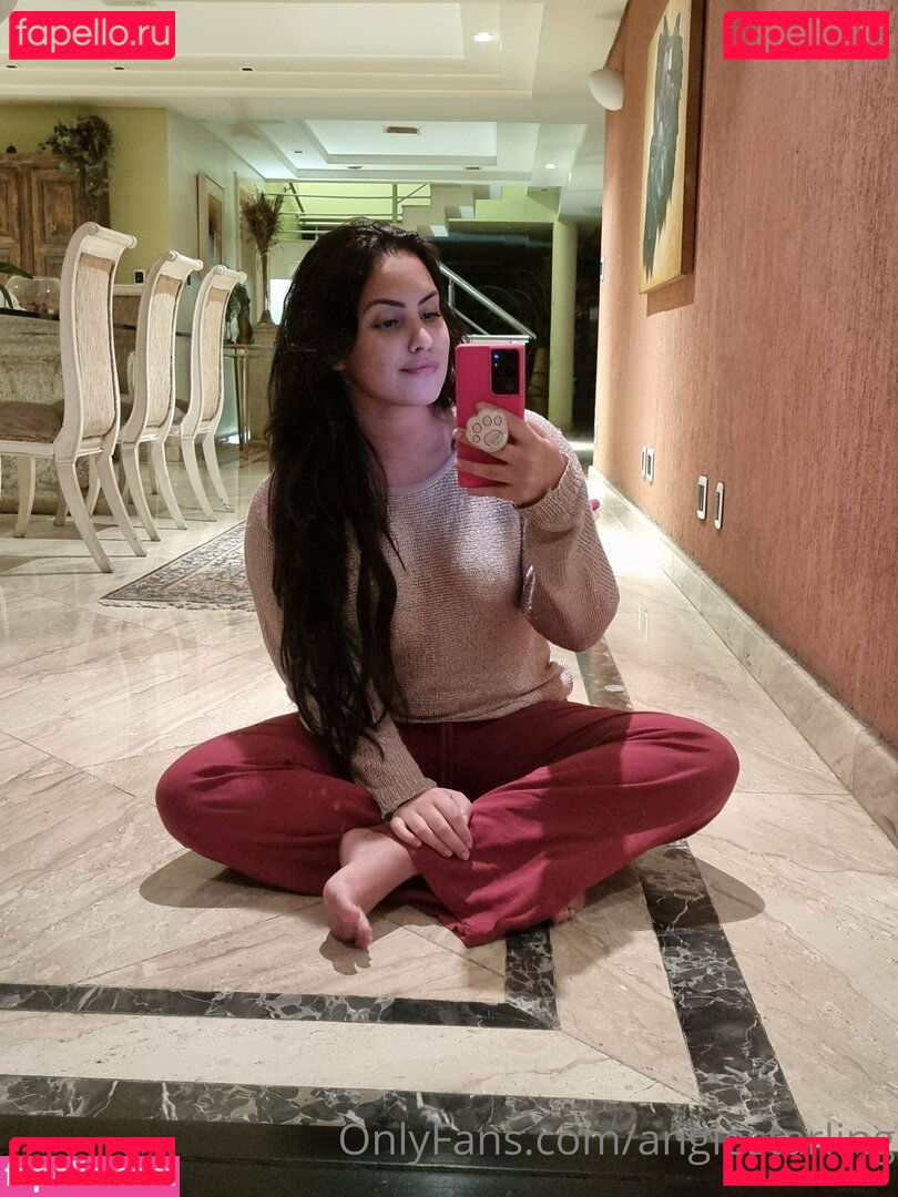 Raphaela Starling / angie.starling / angiestarling Onlyfans Photo Gallery 