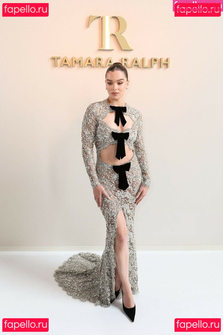 Hailee Steinfeld / haileesteinfeld / https: Onlyfans Photo Gallery 