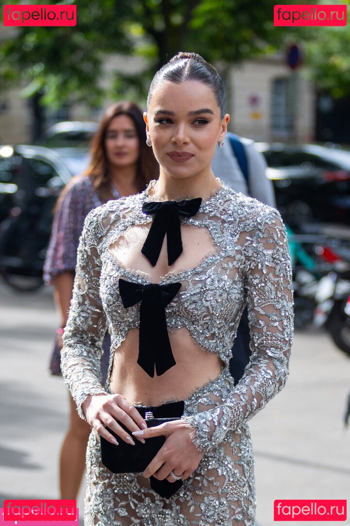 Hailee Steinfeld / haileesteinfeld / https: Onlyfans Photo Gallery 