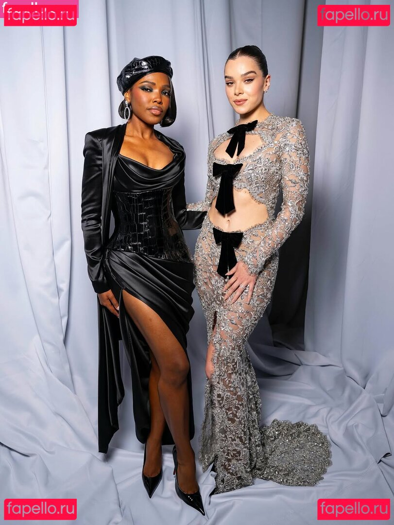 Hailee Steinfeld / haileesteinfeld / https: Onlyfans Photo Gallery 