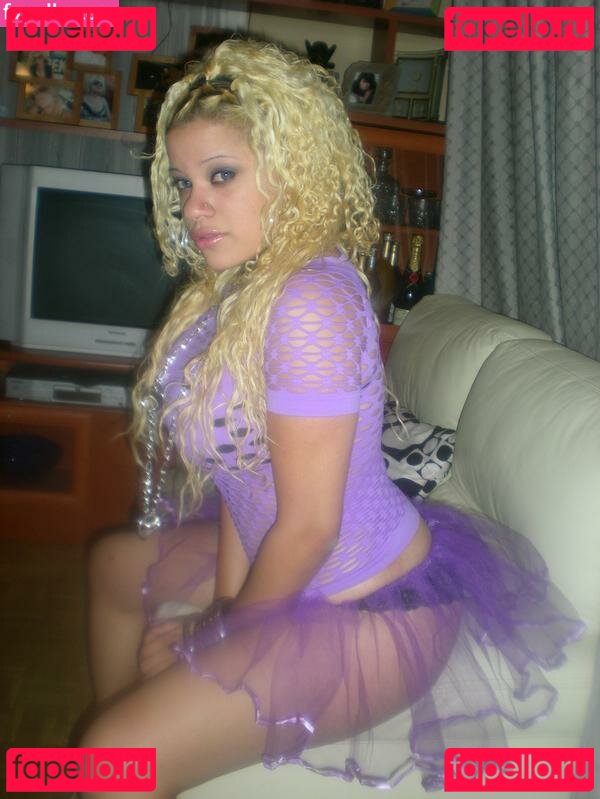 La Insuperable / la-materialista / lainsuperable Onlyfans Photo Gallery 