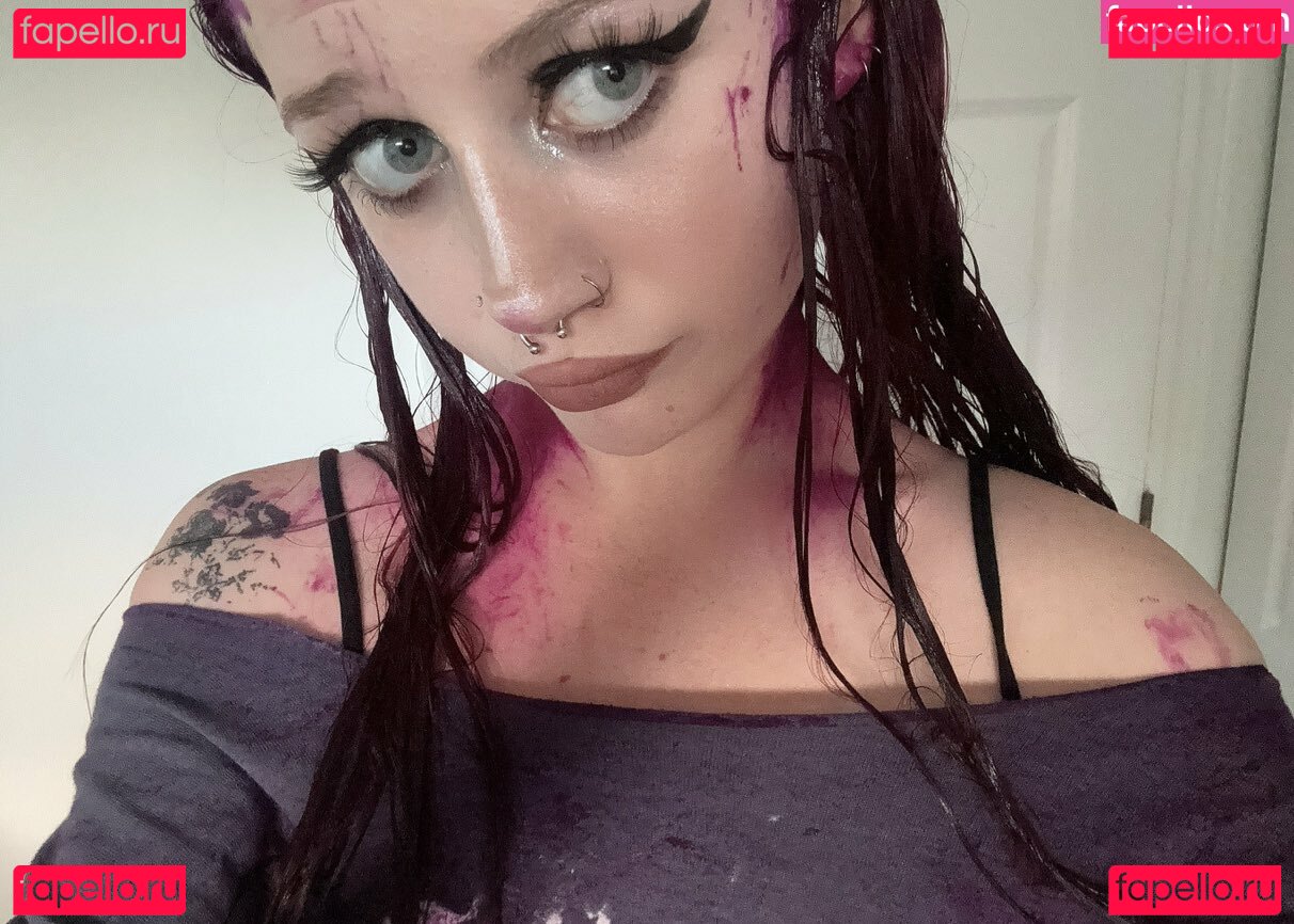 gothbunnyxoxo / trashybagqueen / trashybagqueen_ Onlyfans Photo Gallery 
