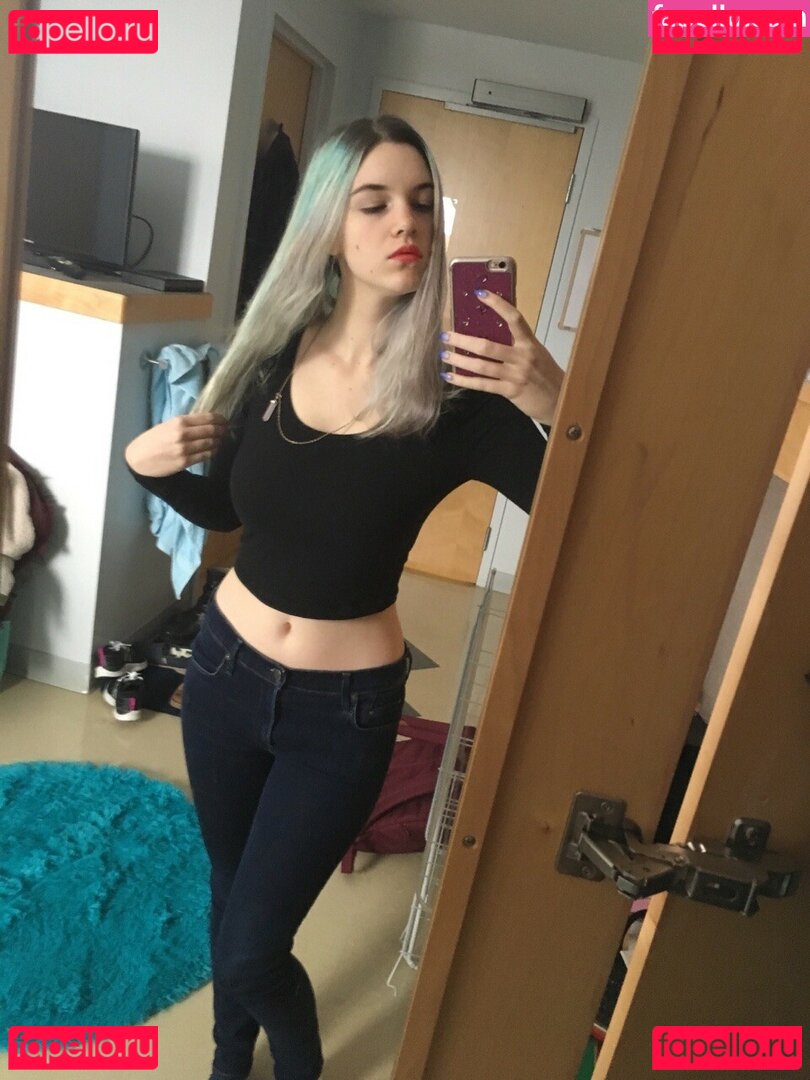 Sarah Z / heirrogant / marysuewriter / sarahz Nude Onlyfans Photo 28