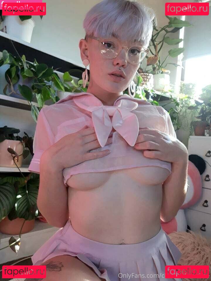 charlibella.x.free / charlibelle.x Onlyfans Photo Gallery 