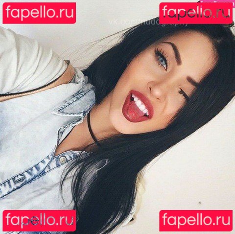 Claudia Alende / claudiaalende Onlyfans Photo Gallery 