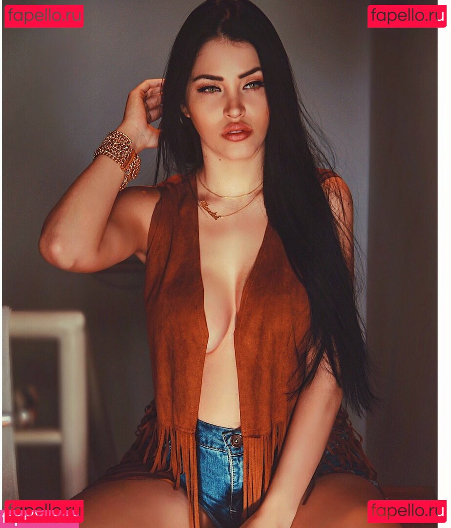 Claudia Alende / claudiaalende Onlyfans Photo Gallery 