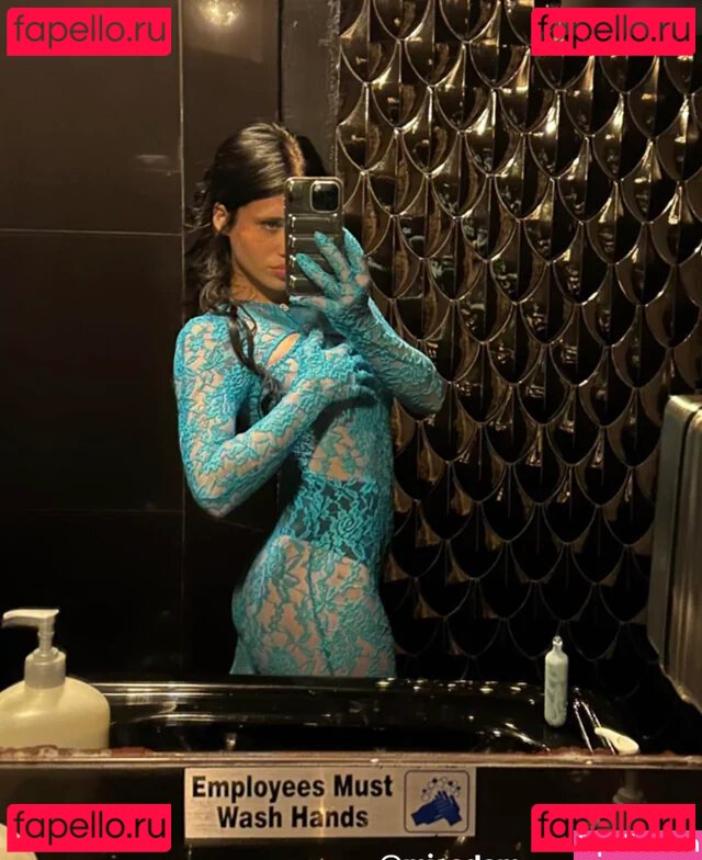 Nessa Barrett / nessabarrett Onlyfans Photo Gallery 