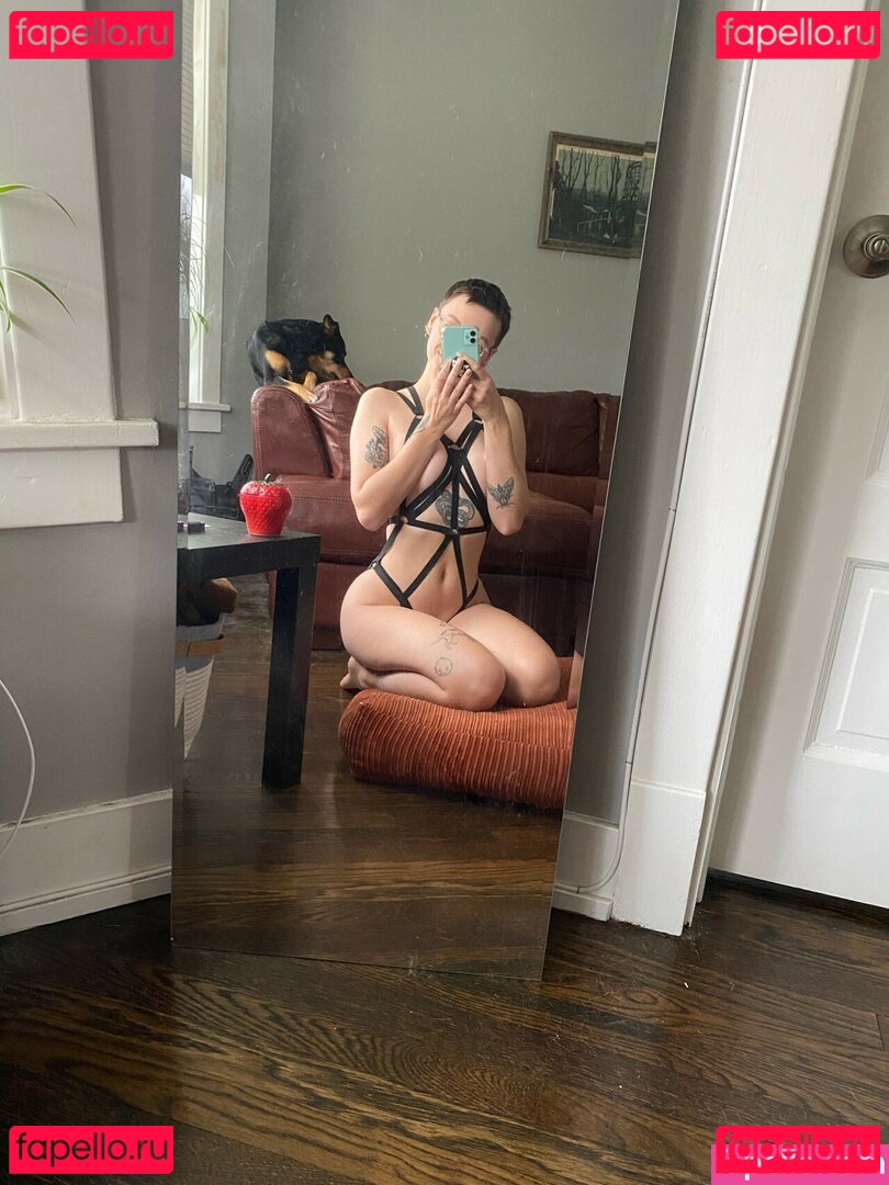 Pleasequietdown / evilmilk / milkyevil Onlyfans Photo Gallery 