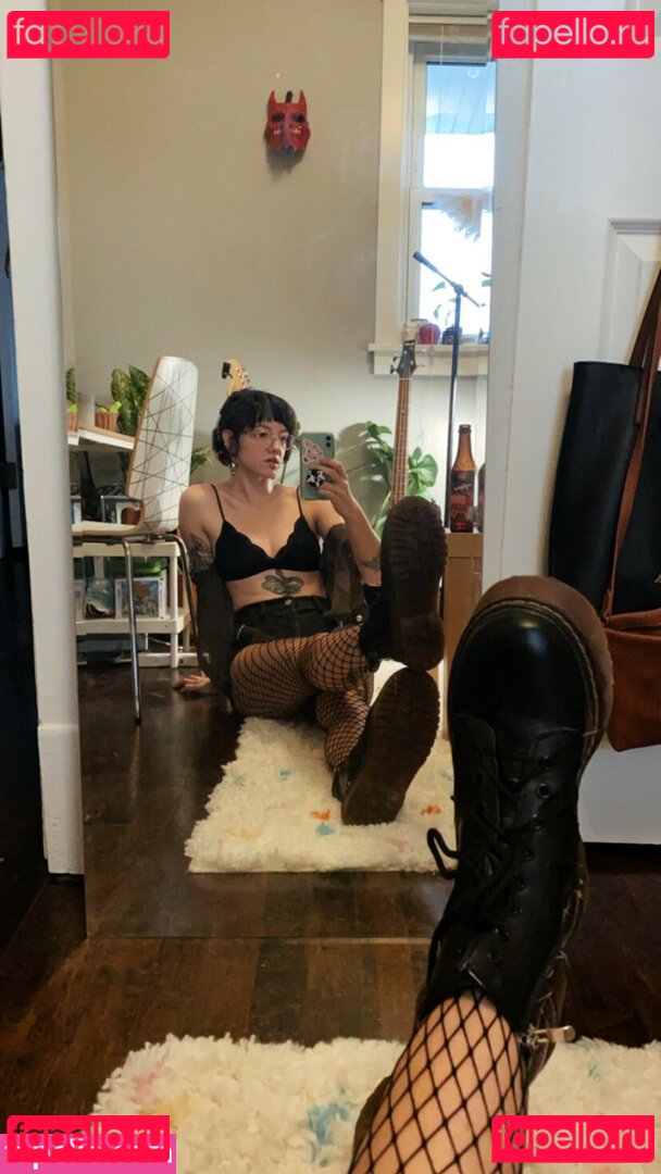 Pleasequietdown / evilmilk / milkyevil Onlyfans Photo Gallery 