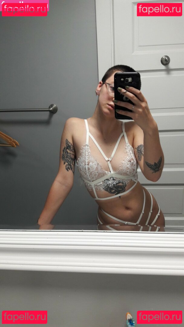 Pleasequietdown / evilmilk / milkyevil Onlyfans Photo Gallery 