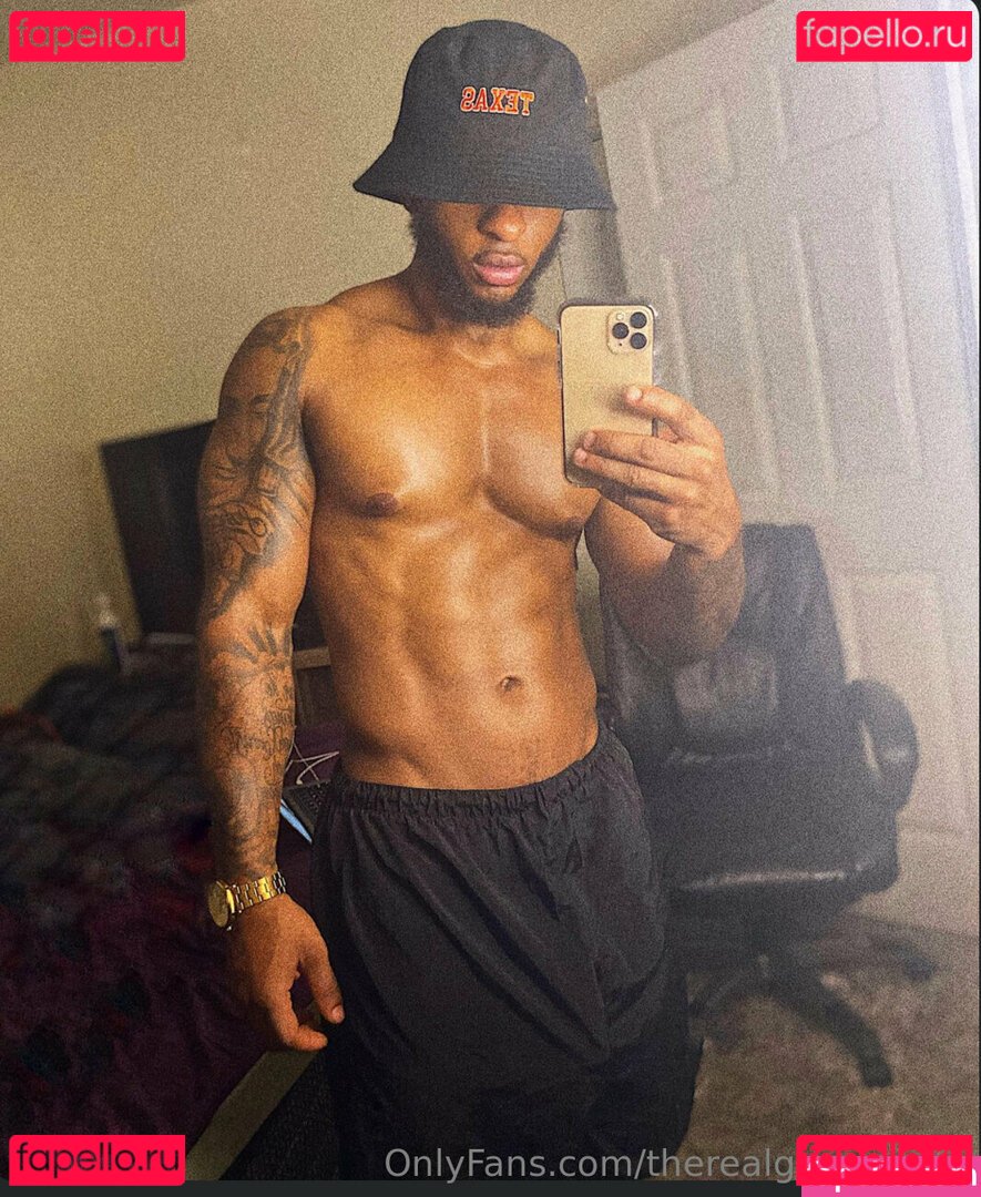 therealgees / therealgeesuave / therealgeesuavee Onlyfans Photo Gallery 